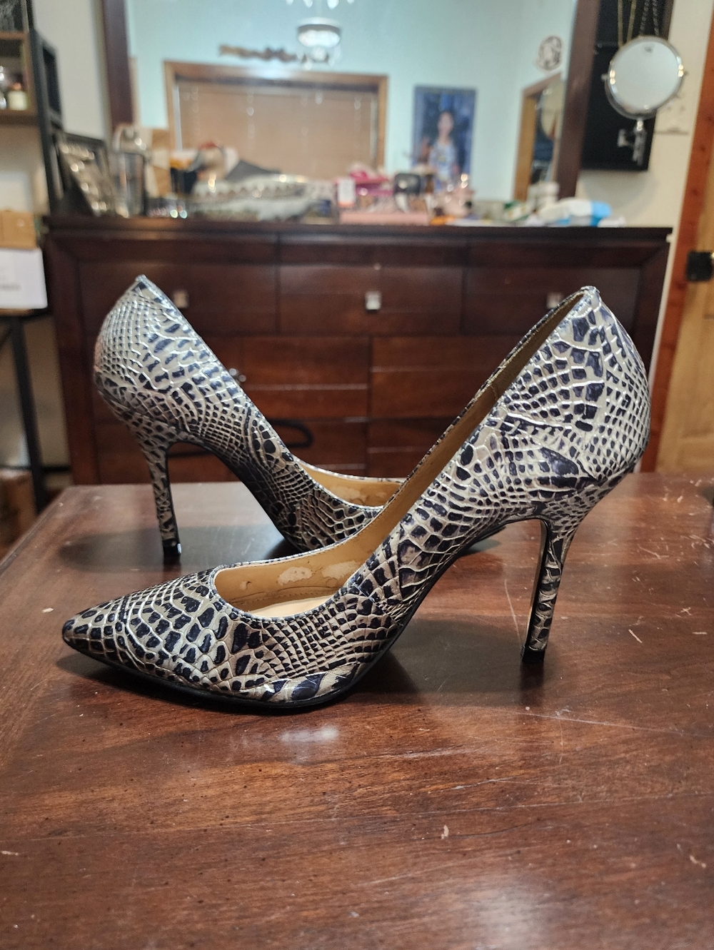 Sergio Zelcer Black & Silver Snake-Print Pointed Pumps, Size 7